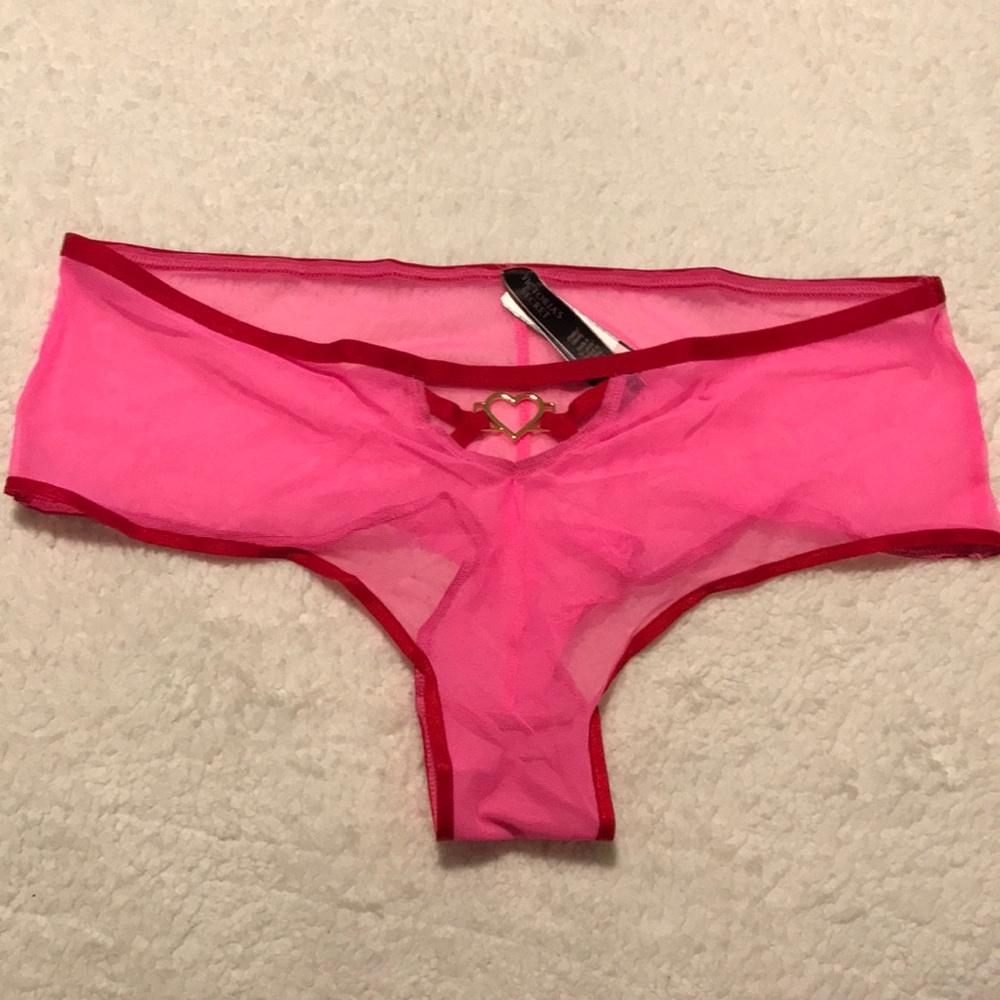 NWT Victoria’s Secret pink & red cheeky panties with gold heart accent Size XL